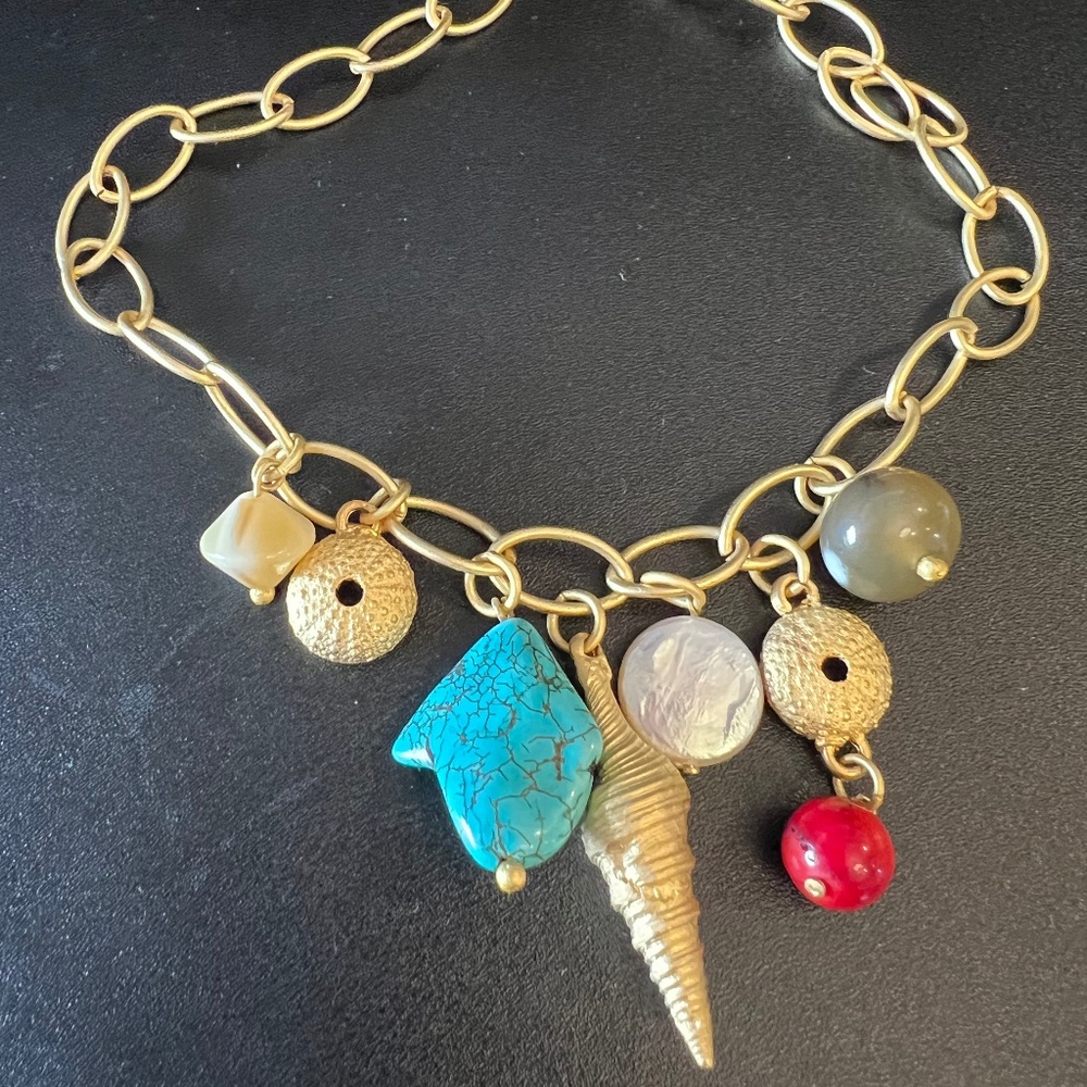 Rosanne De La Riva gold jewelry necklace and 2 pairs of earrings